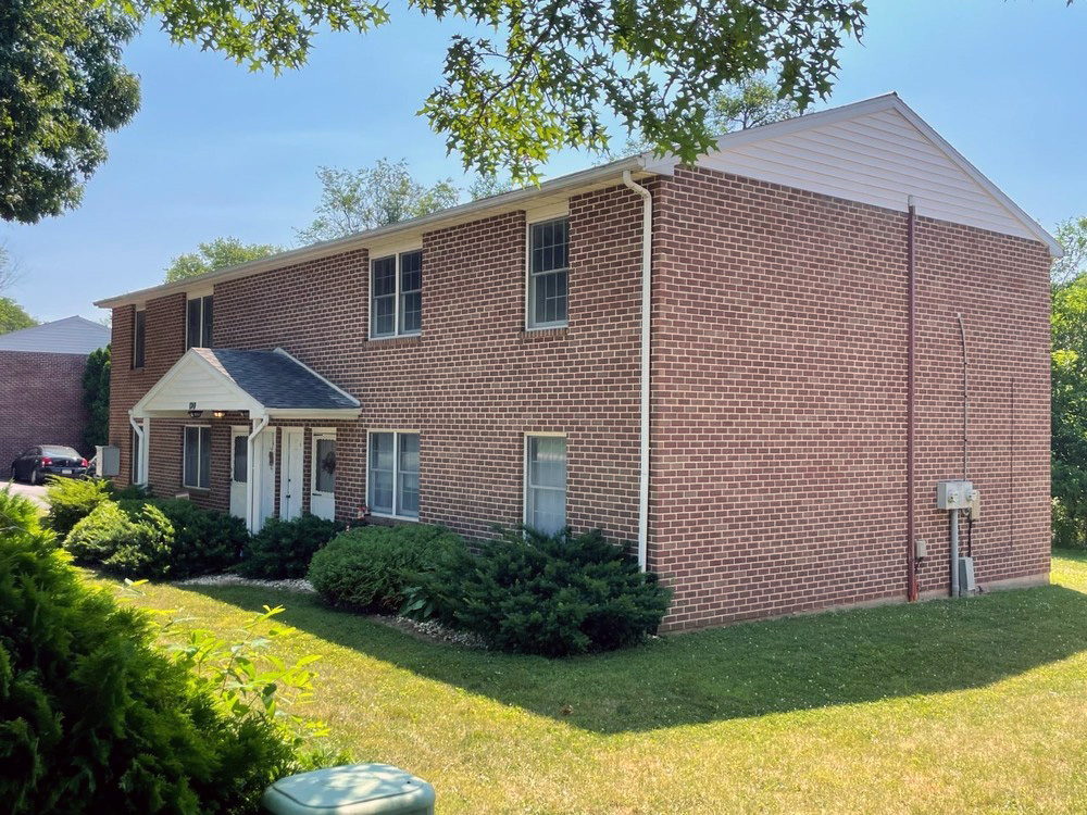 exterior of the recently sold hershey, pa apartment complex